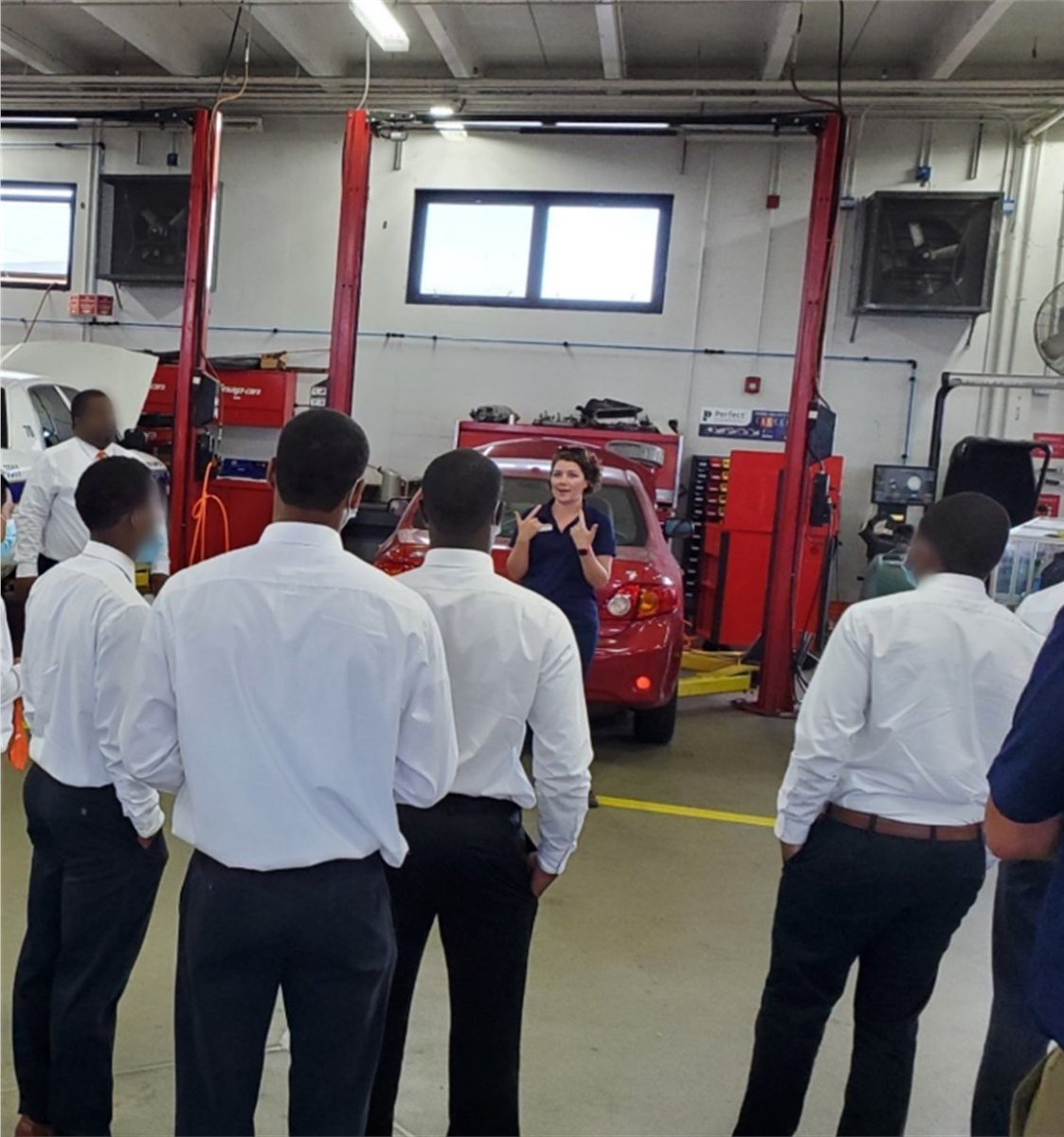 fladjj's tweet photo. Youth in the @AMIkids YES residential program recently visited the Hillsborough Community College workforce training center for a real life, hands-on exploration of post-secondary education and career preparation courses. Read about it here: https://t.co/kKkSF360oF https://t.co/UvUSLoQfmG