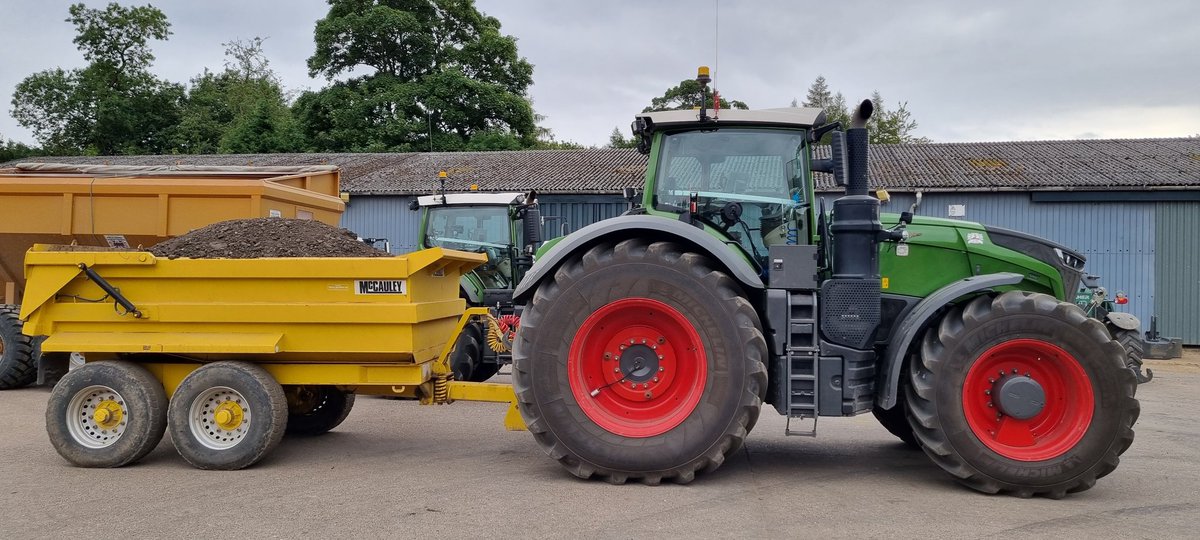 Adrianplanthire's tweet photo. Putting the miles in today tidying gateways up, only tractor available for the dump trailer shouldn't struggle for power fendt 1050 https://t.co/DSVvnZQY9d