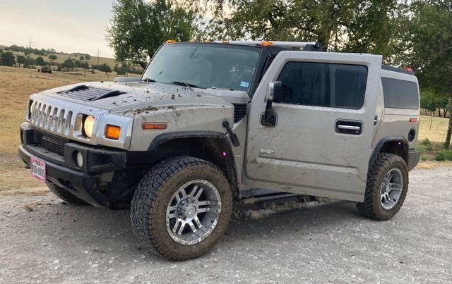 H2 don't wait in traffic, we take it to the mud.

Native Muddin'

Wanted to help someone stuck in the mud, but then I got stuck, and couldn't go back to help them.

#hummer #native #nativeamerican #indigenous #funny #mud #mudding