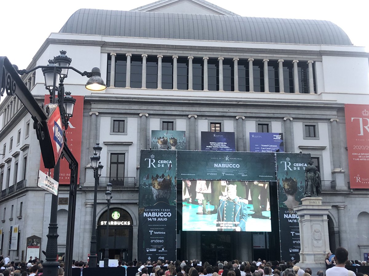 frgumer's tweet image. A la ópera en Ópera…. Madrid es una sorpresa … siempre ….