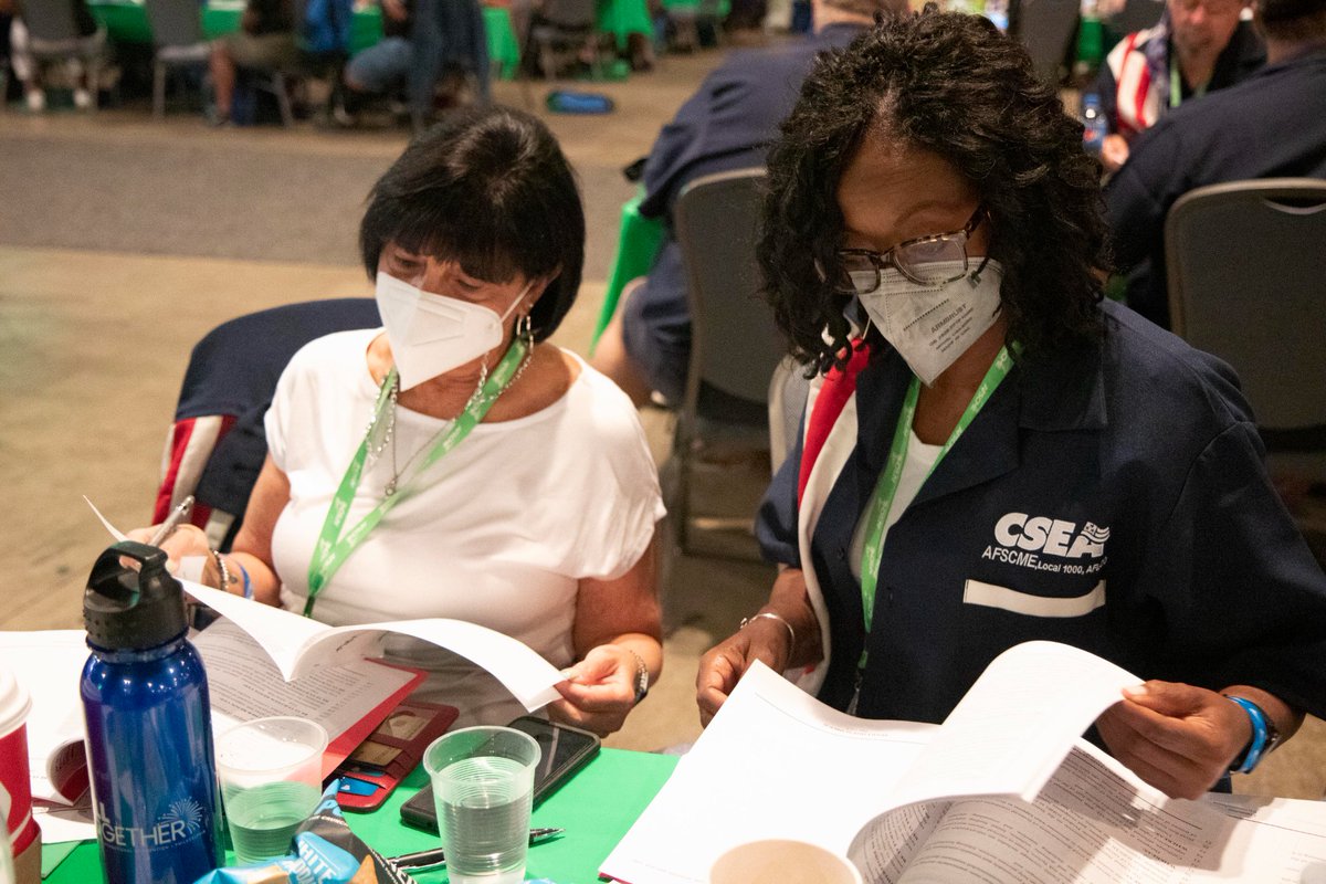 CSEALocal1000's tweet photo. @CSEALocal1000 #AFSCME International Convention delegates Aurora Scifo and Yvette Gaynor are hard at work. #AFSCMETogether https://t.co/Rq5MJ9laV7