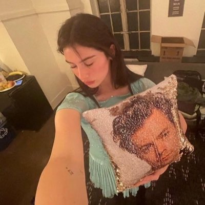 naiIeasdevora's tweet photo. #NewProfilePic https://t.co/g7vxubGskb