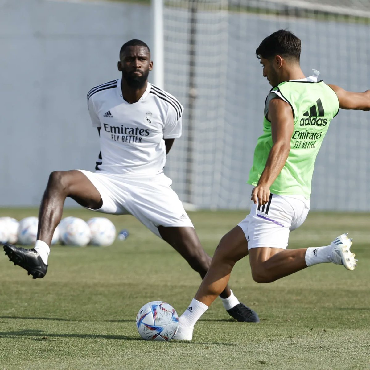 First day at the new office 🙌🏾 Vamooosss ... 🔥🔥 #Hustle #AlwaysBelieve @realmadrid