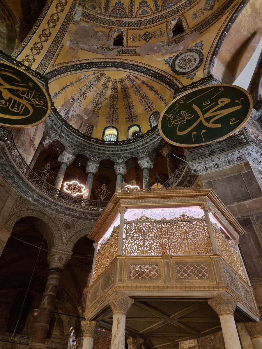 Bh_remi's tweet photo. Sainte-Sophie, c'est encore plus magique à la nuit tombée.
#İstanbul #hagiasophia https://t.co/ITok1gHVXH
