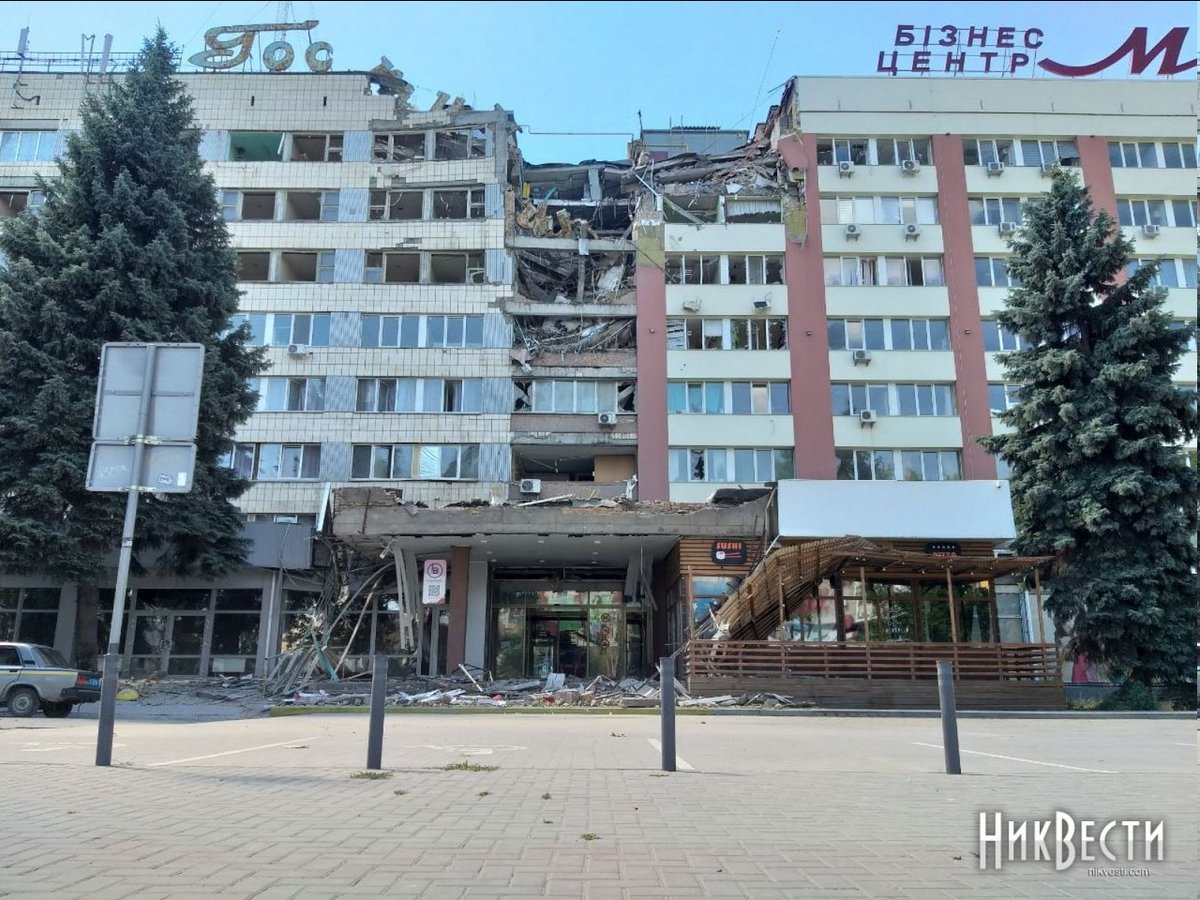 devellloper's tweet image. Все ж треба не забувати, що цей блог про програмування, тому хочу показати вам перше місце моєї праці, де у початку двохтисячних я мав нагоду працювати PHP-розробником. Було і сьогодні стало: