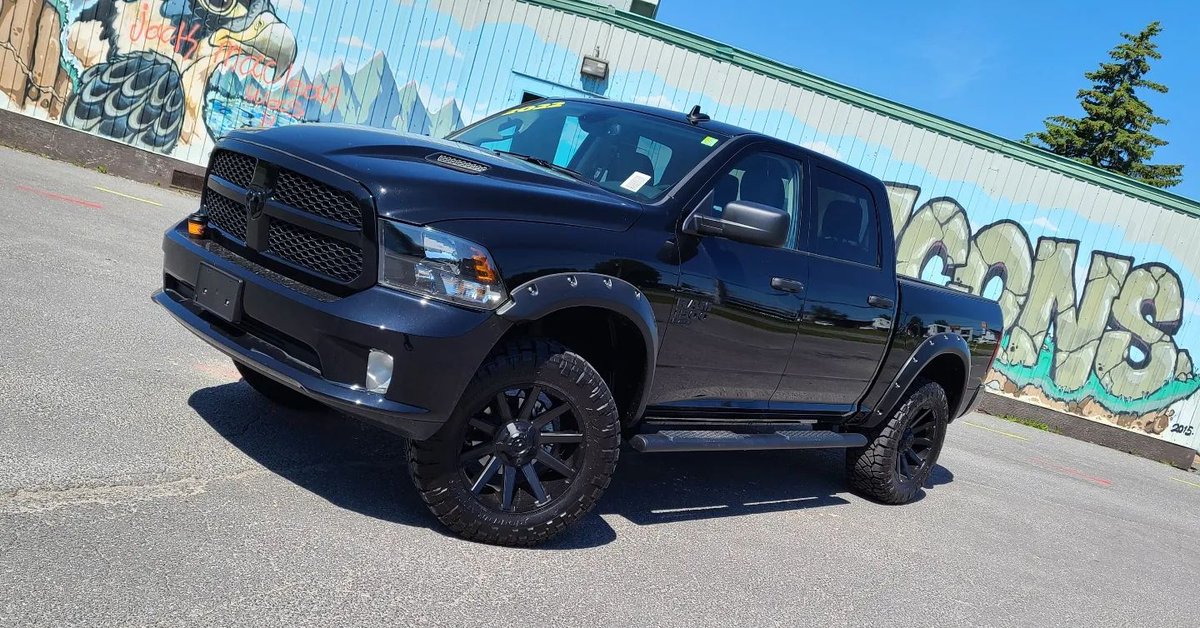 JTCkingston's tweet photo. Who doesn't love it when their pals stop by! 👋 @eh_tv posted these shots after passing by the ole' Kingston RAM headquarters earlier this week - 🏠️ of 🐏 - Be sure to check out all his great content. 

#kingstonsramheadquarters #hemi #classic #lifted #ram #fuelwheels #nito https://t.co/pNTerpH3gL