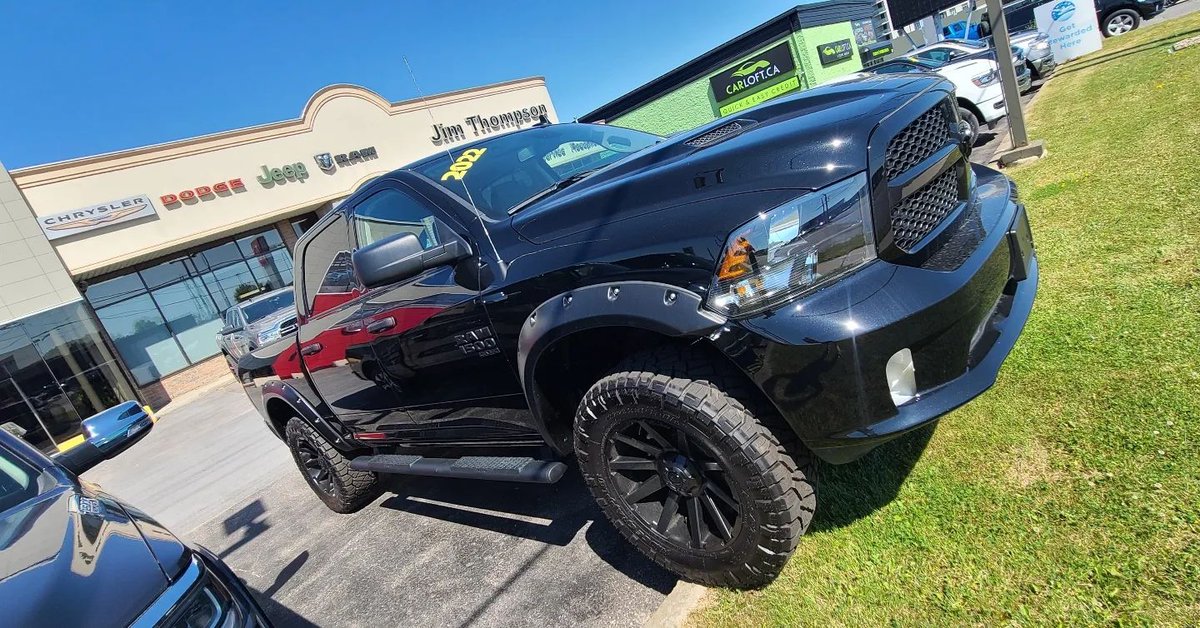 JTCkingston's tweet photo. Who doesn't love it when their pals stop by! 👋 @eh_tv posted these shots after passing by the ole' Kingston RAM headquarters earlier this week - 🏠️ of 🐏 - Be sure to check out all his great content. 

#kingstonsramheadquarters #hemi #classic #lifted #ram #fuelwheels #nito https://t.co/pNTerpH3gL