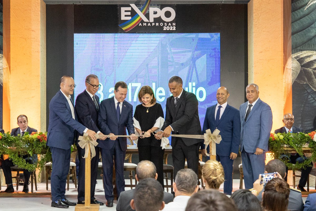 julioper19's tweet photo. Acto inaugural de @expoamaprosan 2022, junto a la vicepresidenta @raquelpeña, el ministro @itobisono, @ulisesrodriguez  y los directivos de Amaprosan. Versión número 31 de dicho evento, dedicado a una empresa de gran trayectoria, como lo es ESPALSA !! Felicidades… ÉXITOS ! https://t.co/WdMoeO8sRq