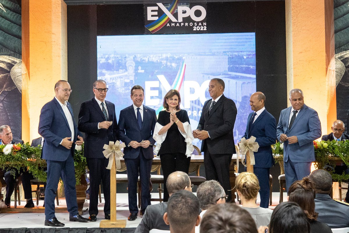julioper19's tweet photo. Acto inaugural de @expoamaprosan 2022, junto a la vicepresidenta @raquelpeña, el ministro @itobisono, @ulisesrodriguez  y los directivos de Amaprosan. Versión número 31 de dicho evento, dedicado a una empresa de gran trayectoria, como lo es ESPALSA !! Felicidades… ÉXITOS ! https://t.co/WdMoeO8sRq
