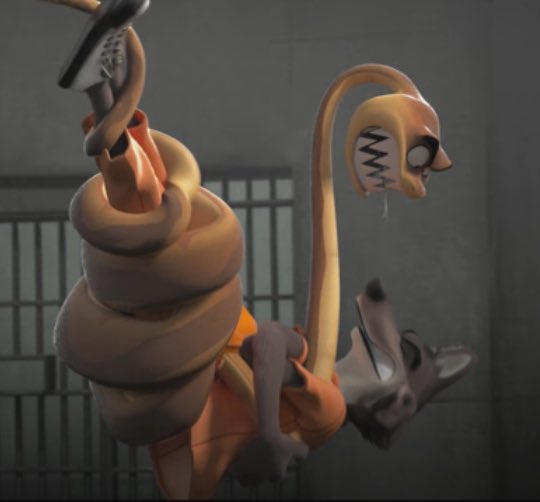 AshDYoung's tweet photo. Snake can wrap his entire body around Wolf and still have room for kisses: a fact (he could also take wolf in a fight, no contest) https://t.co/azcKsbMtVy