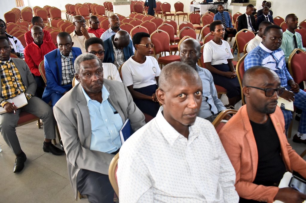 RTNBurundi's tweet photo. A l'issue de la rencontre de la @BankiNkuru avec les représentants des #Groupements financiers communautaires, elle recommande aux #GFC dont le niveau d'activité est avancé de prendre toutes les disposit° nécessaires pour muter vers une ô catégorie de microfinance de leur choix https://t.co/PlLcdUNGxj