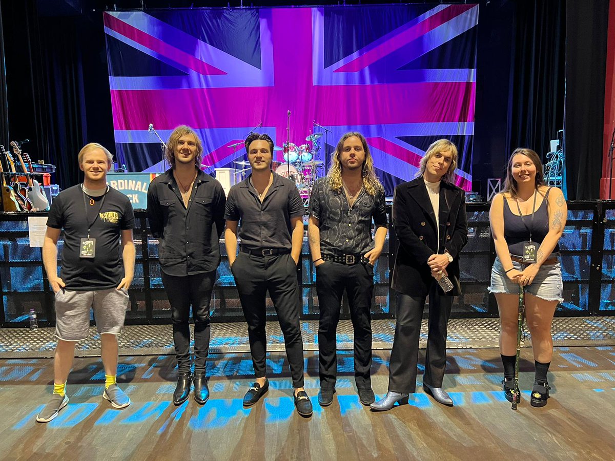 WaywardNun's tweet photo. So the hubby @FowlPlay_Twitch gave me the incredible gift of seeing @TheStruts live AS WELL AS a meet &amp; greet PLUS an exclusive personal VIP showing of their newest song to be released. Met wonderful people already and I can't thank my husband enough ❤️ #thestruts #o2empire https://t.co/edE1J0Yqwa