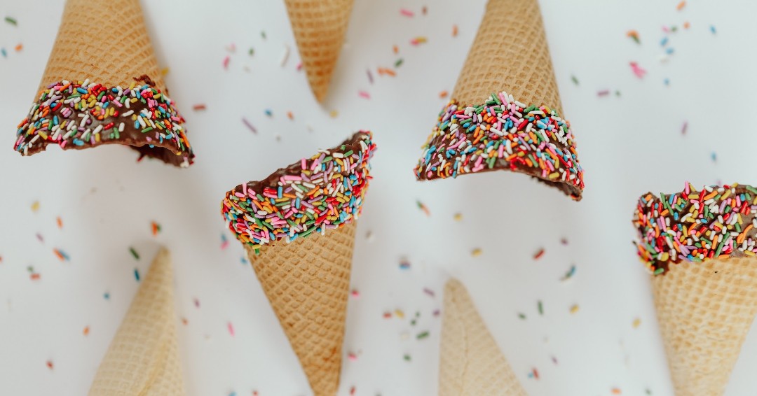 Three words: Dipped Waffle Cones!🍦
_
See y'all on Sunday for NATIONAL ICE CREAM DAY! Tag all your ice cream loving besties so they don’t forget!
