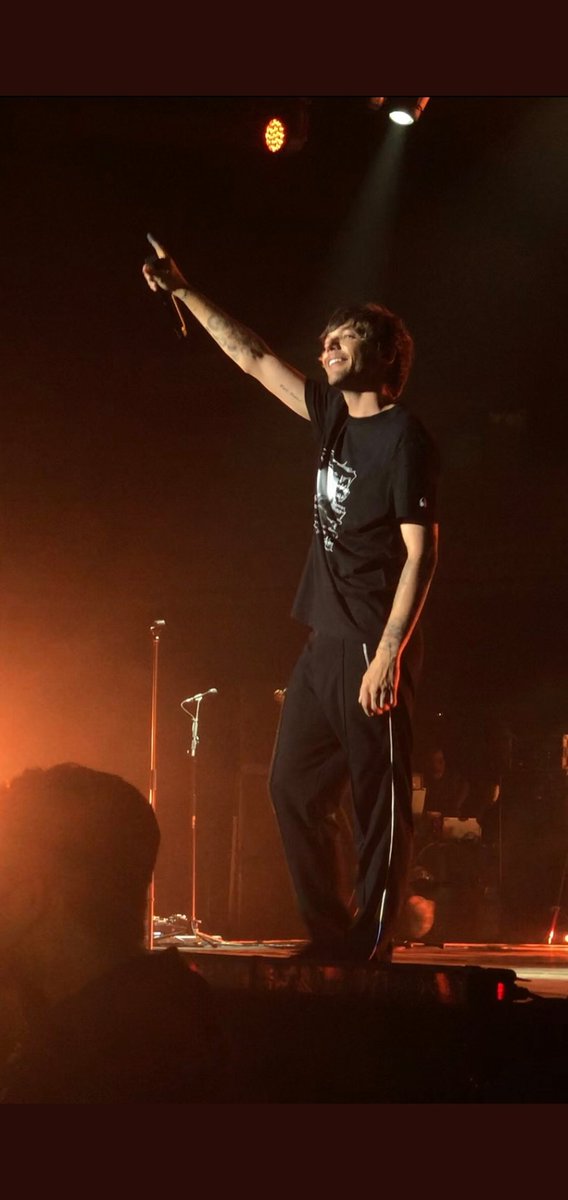 HudconLove's tweet photo. Louis in Jakarta for his show. 
Credit to the orginal uploaders
#LTWTJakarta https://t.co/XPGtkal6hA