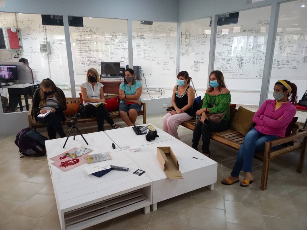 Con mucho placer recibimos en el <a href="/PCTHabana_3CE/">Parque Científico Tecnológico La Habana</a> a representantes del <a href="/PNUDCuba/">PNUD Cuba</a> y del <a href="/MEP_CUBA/">Ministerio de Economía y Planificación de Cuba</a> Durante el encuentro intercambiaron con proyectos que se desarrollan en nuestro ecosistema #Emsifarma #Eléctrica <a href="/toDus_Cuba/">toDusCuba</a> <a href="/pictacuba/">pictacuba</a> y <a href="/APKlis_Cu/">APKlis</a> Excelente jornada #VamosPorMas #3CE