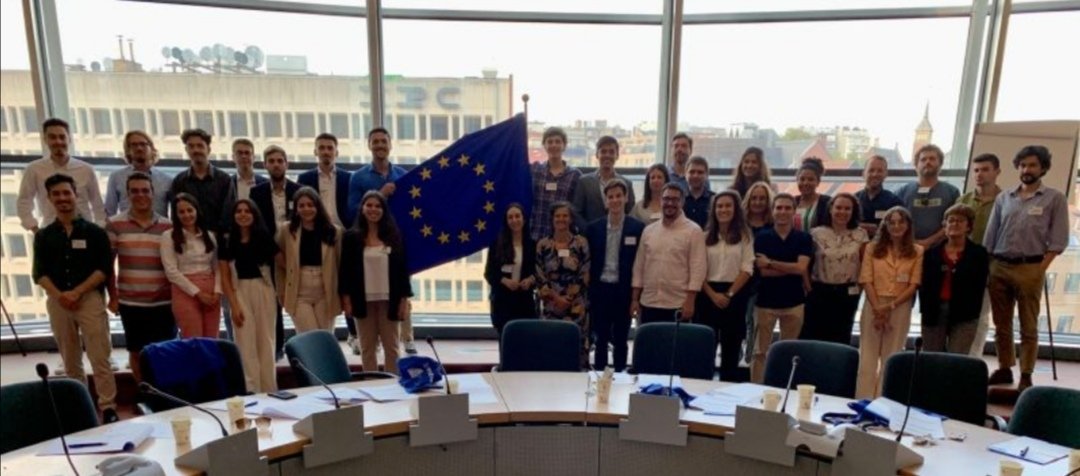 bfcosta83's tweet photo. Uma geração brilhante de estudantes. #nextgenerationyou #europeanunion https://t.co/7ktolauyGF