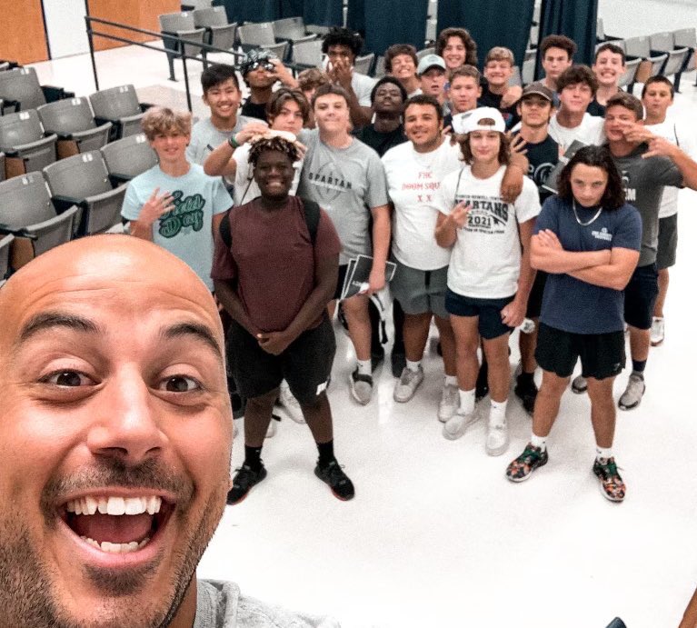 FootballFHC's tweet photo. Squad!!!!! Week 3 of our @Lead_Em_Up Captains Course: Earn Your Position! Couldn’t have asked for a better group of dudes to walk through this with.
Discussion: “Can leaders be inconsistent?” Great conversations!
#BuildGreen #EarnYourPosition #Find_A_Way https://t.co/jpBrDJuvUU