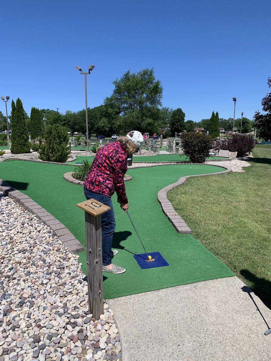 AccessMiniGolf's tweet photo. Congratulations to @POchnikowski for being the 1st AMG team member to get 2 pins for their hat! Each pin represents 5 Aces! #MiniGolf #AccessMiniGolf โฟ๏ธโณ๏ธ #5Aces #TeamCallaway https://t.co/us0oqrUJRU