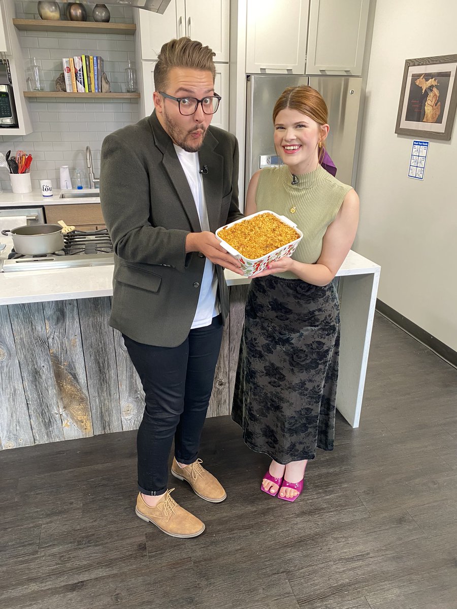 MadisonS_TV's tweet photo. It’s also NATIONAL MAC &amp; CHEESE DAY! 😍🧀

I’m cheffin’ it UP on ‘The Four’ on @9and10News with an easy lil recipe that you can make for dinner TONIGHT. 

You’ll get to see what this little beauty looks like all baked. https://t.co/8hEiCkrKAT
