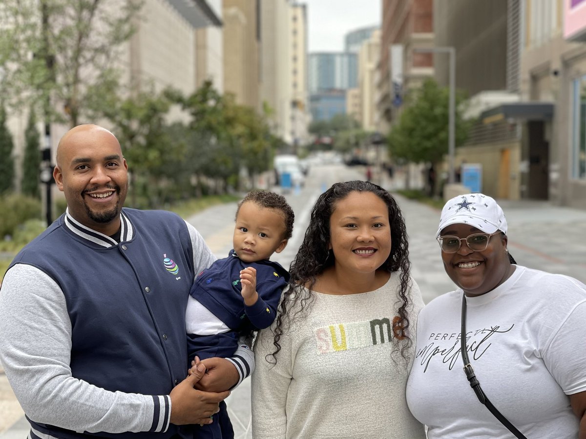 MrsBogier's tweet photo. Screamingggggg Happy Birthday 🎊🎂🎁🎉 to my brother @TerronJernigan Wishing you an amazing year of nothing but God’s best! 🌟#HappyBirthday🐐 #LifeAtATT #NCBred 🥳 https://t.co/wxVuJuEDMG