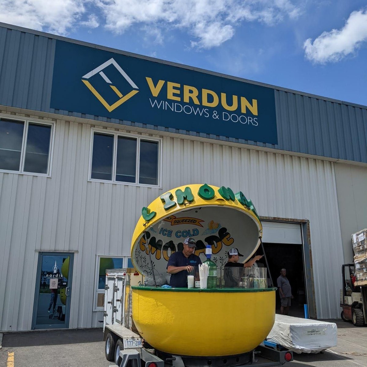 verdunwindows's tweet photo. Thank you @BigLemonOttawa for keeping the team cool &amp; hydrated! 🍋😎 https://t.co/MWSJioUF34