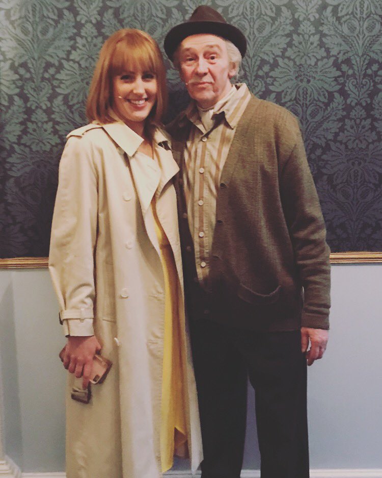 LisaBridge123's tweet image. It’s been a fantastic time down Peckham way, but it’s time to hang up my wigs, tabard &amp;amp; leopard print. I’ll be performing my last shows @OFAHMusical Oct 1st. 
Wishing all the best for present company staying &amp;amp; new cast joining! It’s been Cushty !