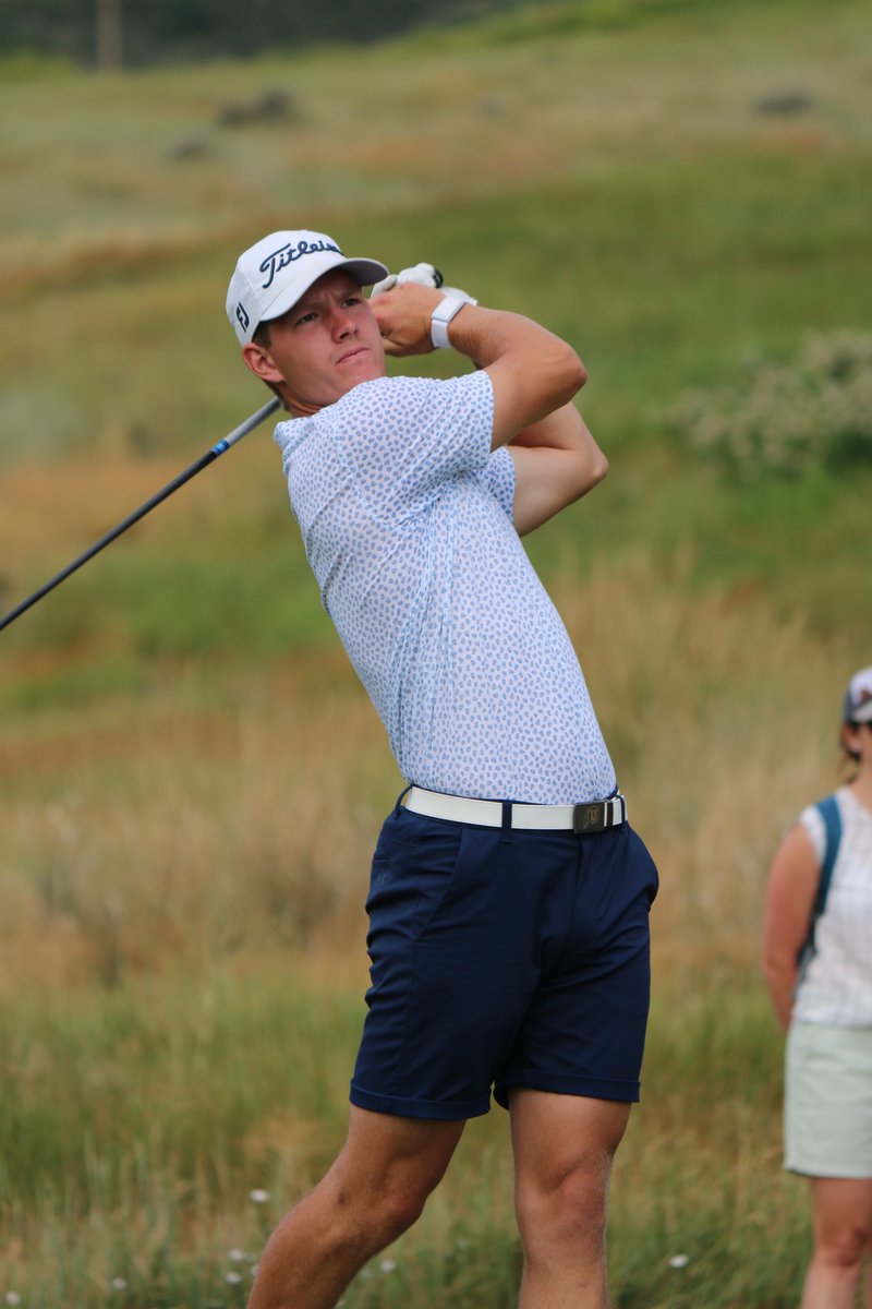 RandyatFairways's tweet photo. On the bag today for @utesgolf Oscar Maxfield (pic) is two-time Utah State Amateur runner-up Blake Tomlinson. Maxfield has advanced to the Round of 16 with a 1up win vs. Bloomington CC's Zach Felts. Maxfield will face Jackson Holman. #utahgolf #utahstateam https://t.co/mE3bvjVIhZ