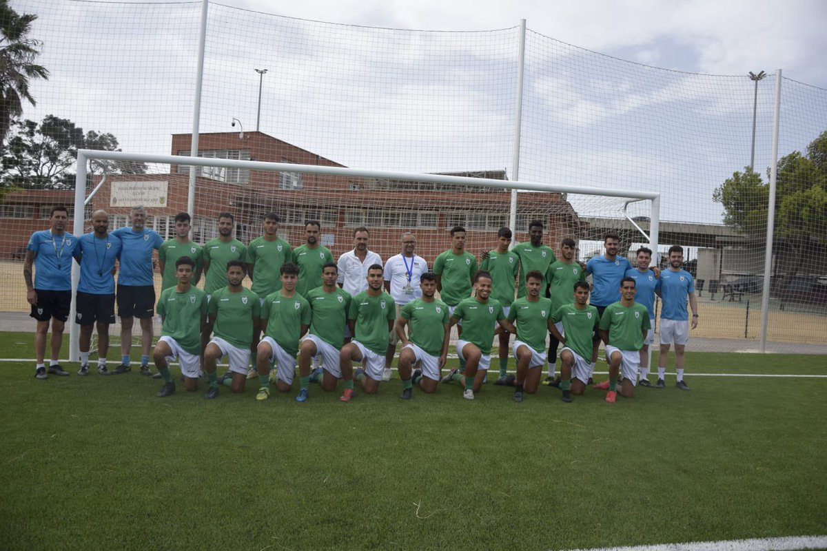 AbdalayMulay's tweet photo. Victoria por 3-0 en el primer partido de preparación de la selección saharaui de fútbol. 
Sólo los que están viviendo esto sabe lo que se siente al representar a su país. 

Estamos viviendo un sueño que a buen seguro algún día se hará realidad.

Equipo y Staff🔝

@oficialfsd ⚽️🇪🇭 https://t.co/J8JXdBi3QO