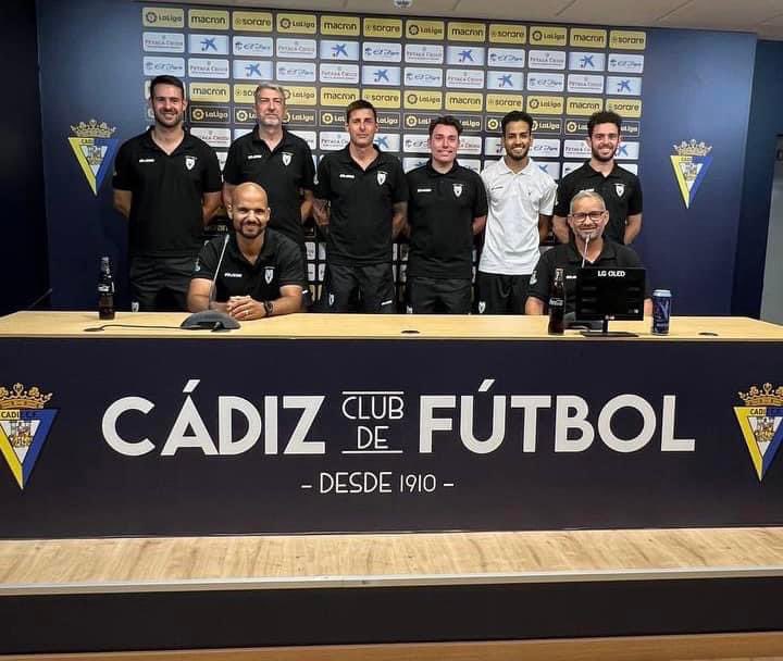AbdalayMulay's tweet photo. Victoria por 3-0 en el primer partido de preparación de la selección saharaui de fútbol. 
Sólo los que están viviendo esto sabe lo que se siente al representar a su país. 

Estamos viviendo un sueño que a buen seguro algún día se hará realidad.

Equipo y Staff🔝

@oficialfsd ⚽️🇪🇭 https://t.co/J8JXdBi3QO