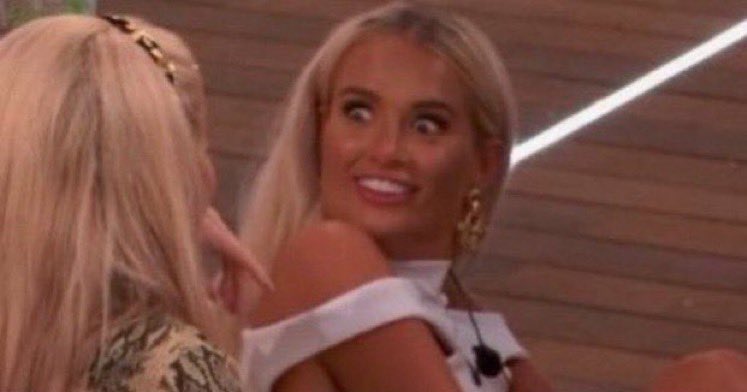 not me thinking coco was going home and then the camera panned to deji #loveisland