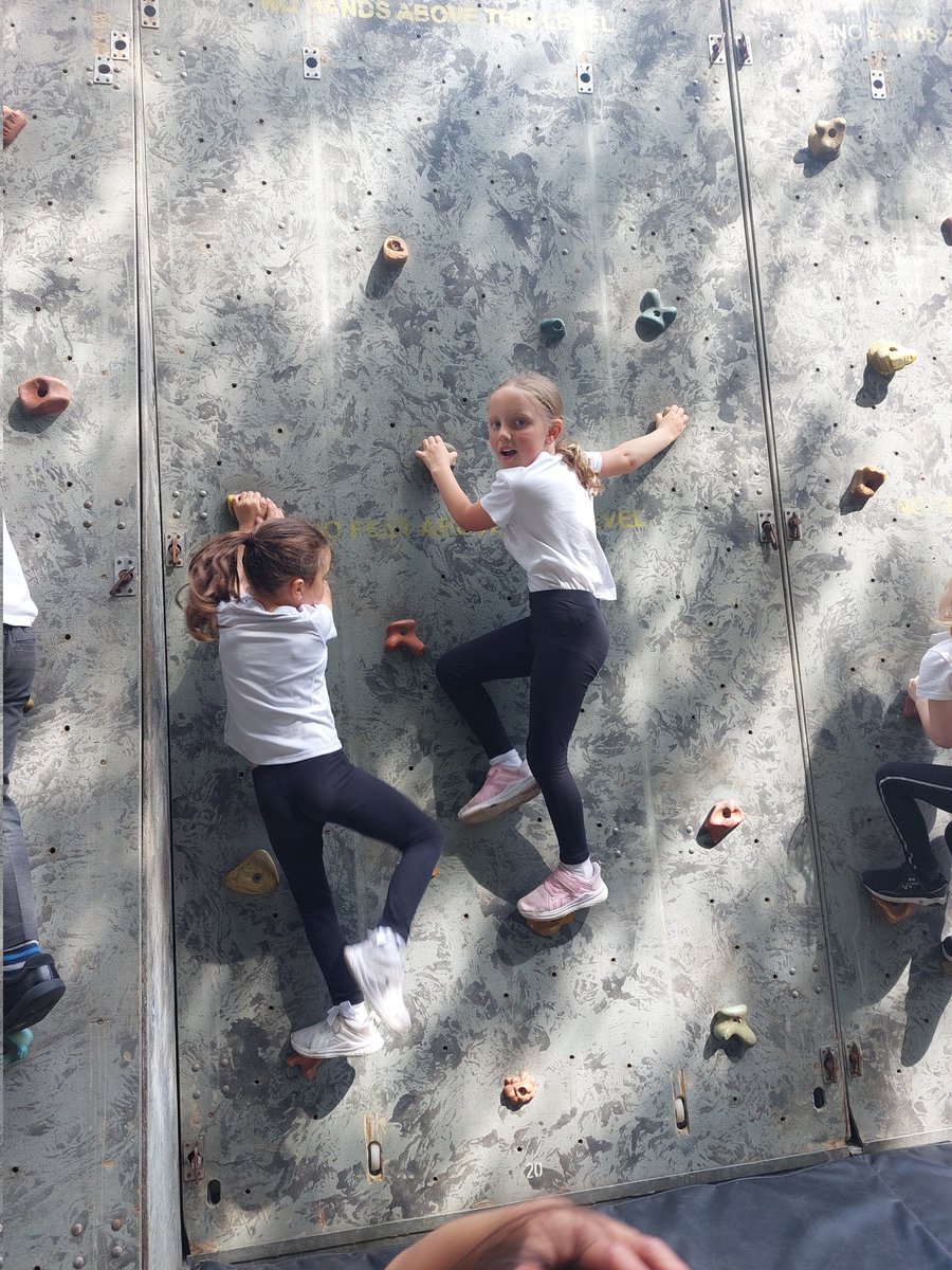 1CN had such an amazing time bouldering today! What a fantastic experience. 🧗‍♂️ <a href="/HIAmissdas/">Miss Das</a> <a href="/Humboinfants/">Humberstone Infants</a>