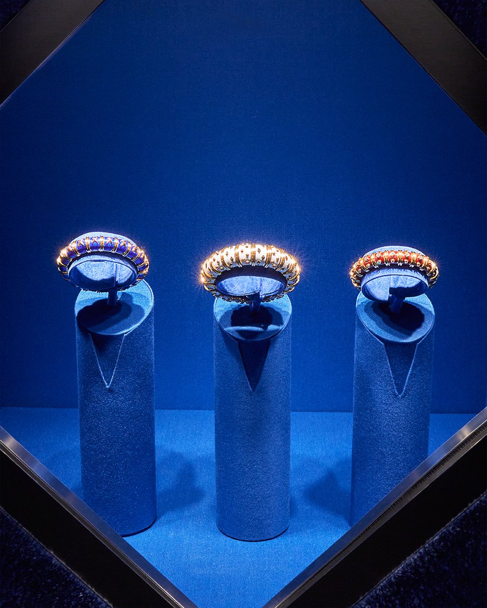 TiffanyAndCo's tweet photo. Bonjour, Paris. Visit our avenue Montaigne pop-up store to discover rarely seen archival designs from Jean Schlumberger. Learn more: https://t.co/0O2izU1eLB #JeanSchlumberger #TiffanyAndCo https://t.co/cyY6JwGILf