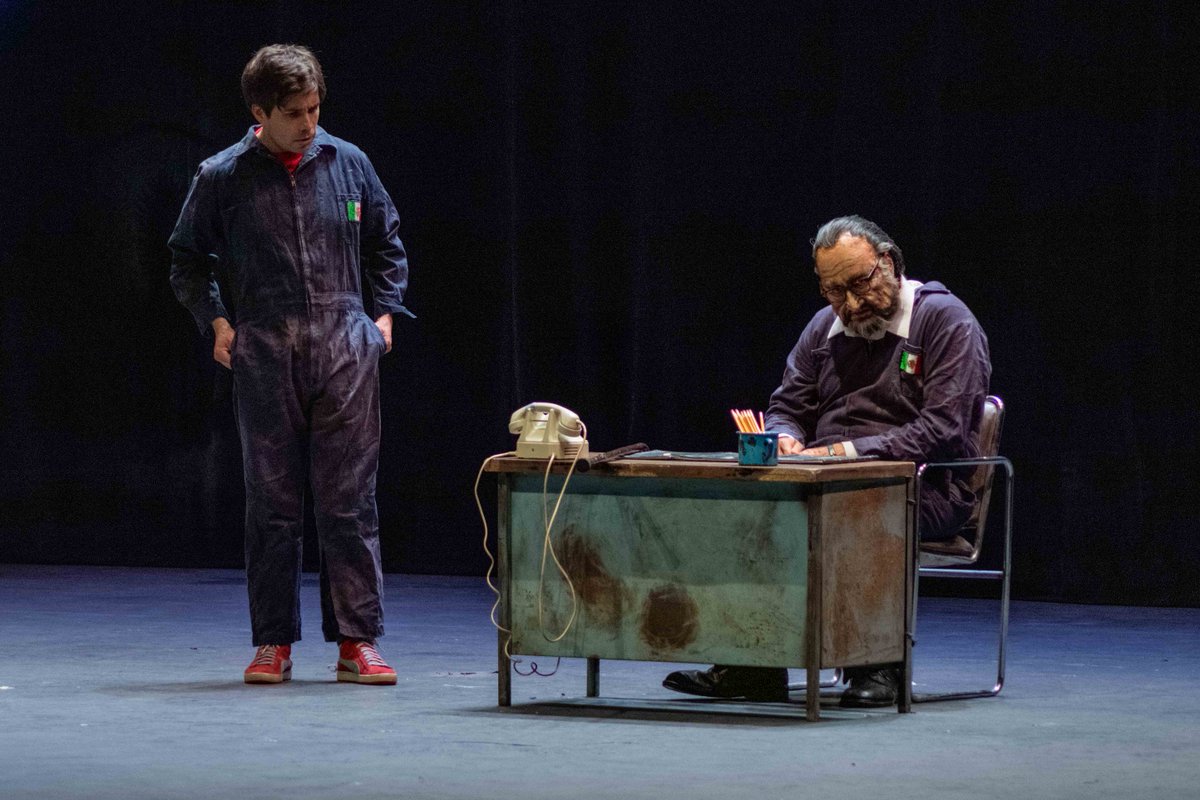 BlancaLechuza's tweet photo. @PunoDeTierra celebró 10 años de existencia con una función especial de #Almacenados en el #TeatroDeLaCiudadEsperanzaIris
Disfruta en nuestra galería los mejores momentos:
⬇⬇🔥🔥📸📸🔥🔥⬇⬇
https://t.co/Bu0q8TDSE4
#PuñoDeTierra
#SergioBonilla #FernandoBonilla https://t.co/aO0YK3zuir