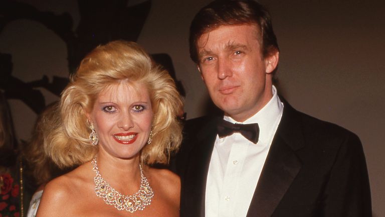 TrumpGrave's tweet photo. Guess Donnie just realized that #DonJr is not his son. #DNA #NYMurder #SheKnewTheDirt #NotAnAccident @nypd @NYDailyNews #NYC #poison #AUTOPSY https://t.co/23VMYTZuyM