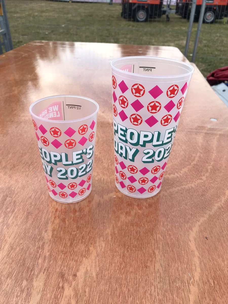 🤩Get a load of our reusable festival cups!

⭐️Available from all four bars at #PeoplesDay to cut down on single use plastics
⭐️Take them home
⭐️£1 each - both sizes

Cheers to that 👍

Sat 16 July| 12-9pm| Mountsfield Park

wearelewisham.com/event/peoplesd…

#Lewisham2022 #reusereduce