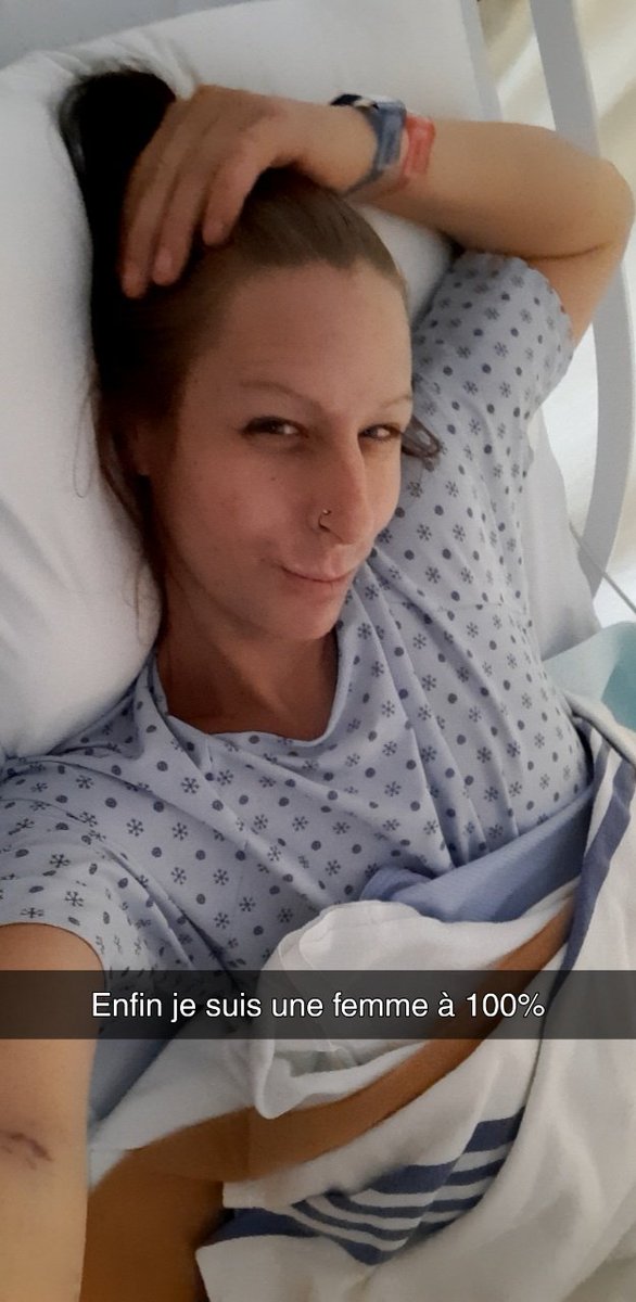 CricriSubie's tweet photo. Enfin une femme à cent pour cent il faut souffrir pour être belle qu'est-ce que vous en dites https://t.co/w1lKIduqn0