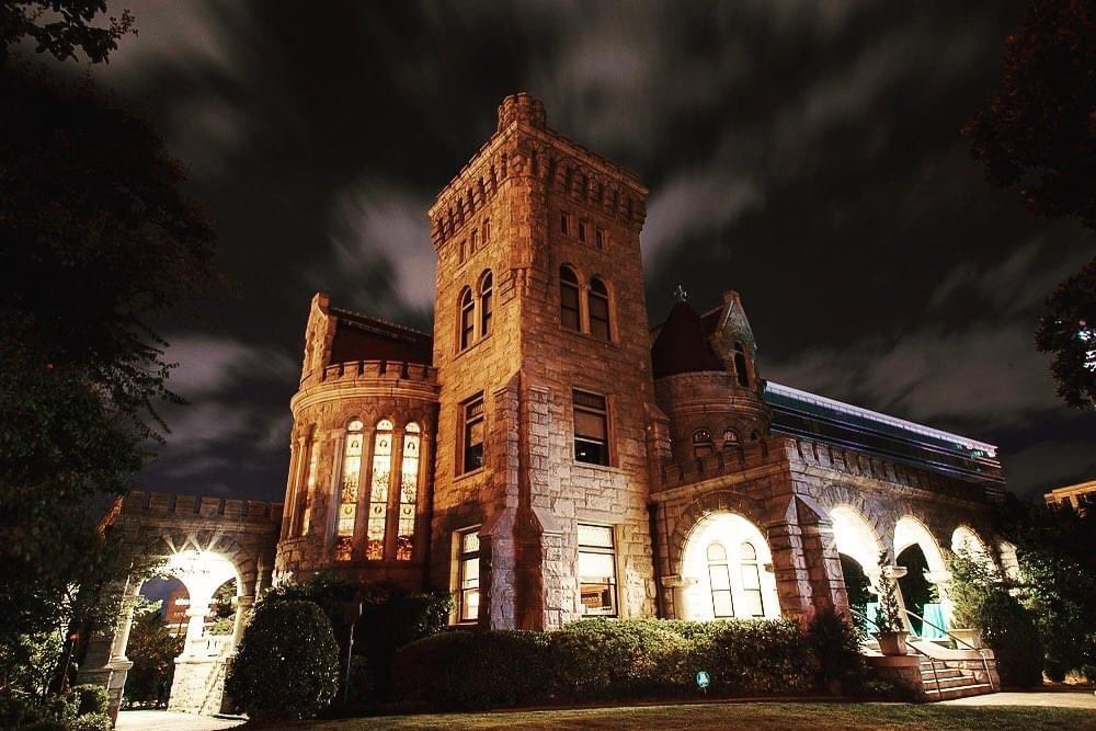 fanquestnation's tweet photo. Apparitions, shadow figures, voices, being touched…⁣⁣⁣
This is one 𝐇𝐈𝐆𝐇𝐋𝐘 𝐀𝐂𝐓𝐈𝐕𝐄 location that Shane Pittman (@StarringShane) &amp; psychic-mediums @chipcoffey &amp; @chrisfleming91, are eager to explore in September⁣!

Dare to join them?
Tickets: https://t.co/3hS2J3g3Pr https://t.co/8VKixoebdW