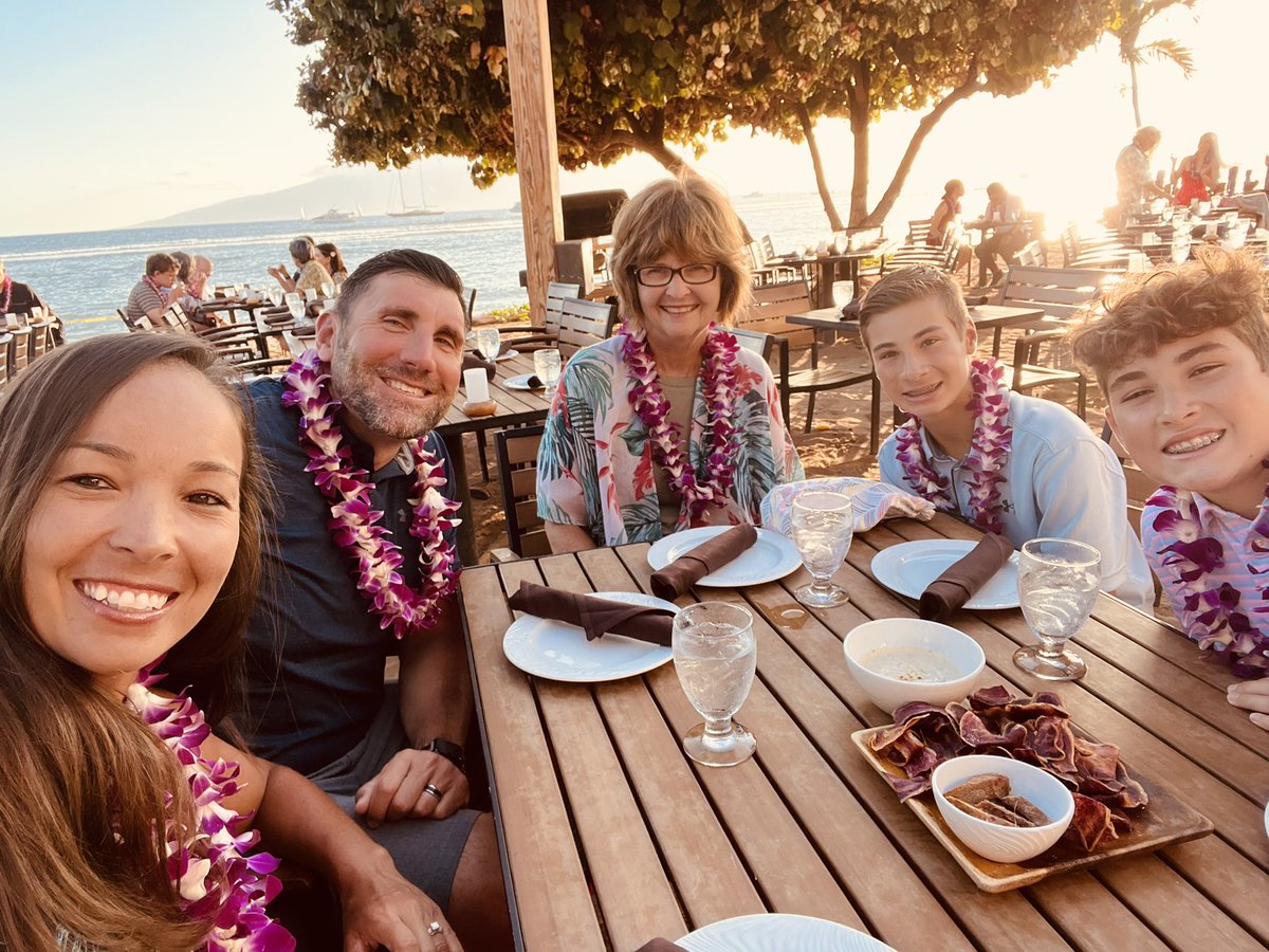 Traveling to #Chicago with family <a href="/KHibteacher/">Kyle Hibbler</a> ✈️ or globetrotting on her honeymoon in #London #Paris #Nice @MCarlson_LES 💙or vacationing in #Hawaii 🏄🏽‍♀️ Our staff is having fun! #Summer2022