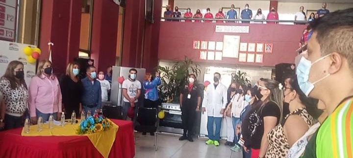 CDCETachira's tweet photo. Ministra del P.P. para la Educación @_LaAvanzadora hizo entrega de electrodomésticos marca Haier del programa Mi Casa Bien Equipada a personal adscrito a Zona Educativa Táchira 

@NicolasMaduro 
@MPPEDUCACION 
@FreddyBernal 

https://t.co/foFlBf6uGp https://t.co/ED0Y1pOLZc