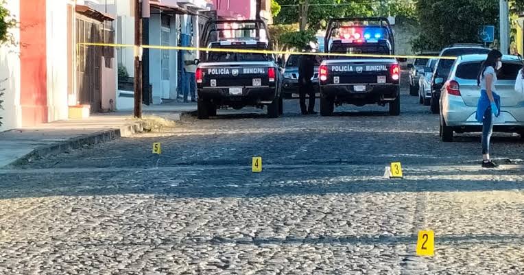 DgoFnerrr's tweet photo. La FNERRR denunció que la violencia e inseguridad, ha cobrado también sangre joven en México.
El caso más reciente es de Alexis de Jesús Azamar, estudiante de la UAM.
#PeligraSeguridadDeEdutiantes.
@lopezobrador_
@GobiernoMX 
@SEP_mx https://t.co/L83dSEtjy7
