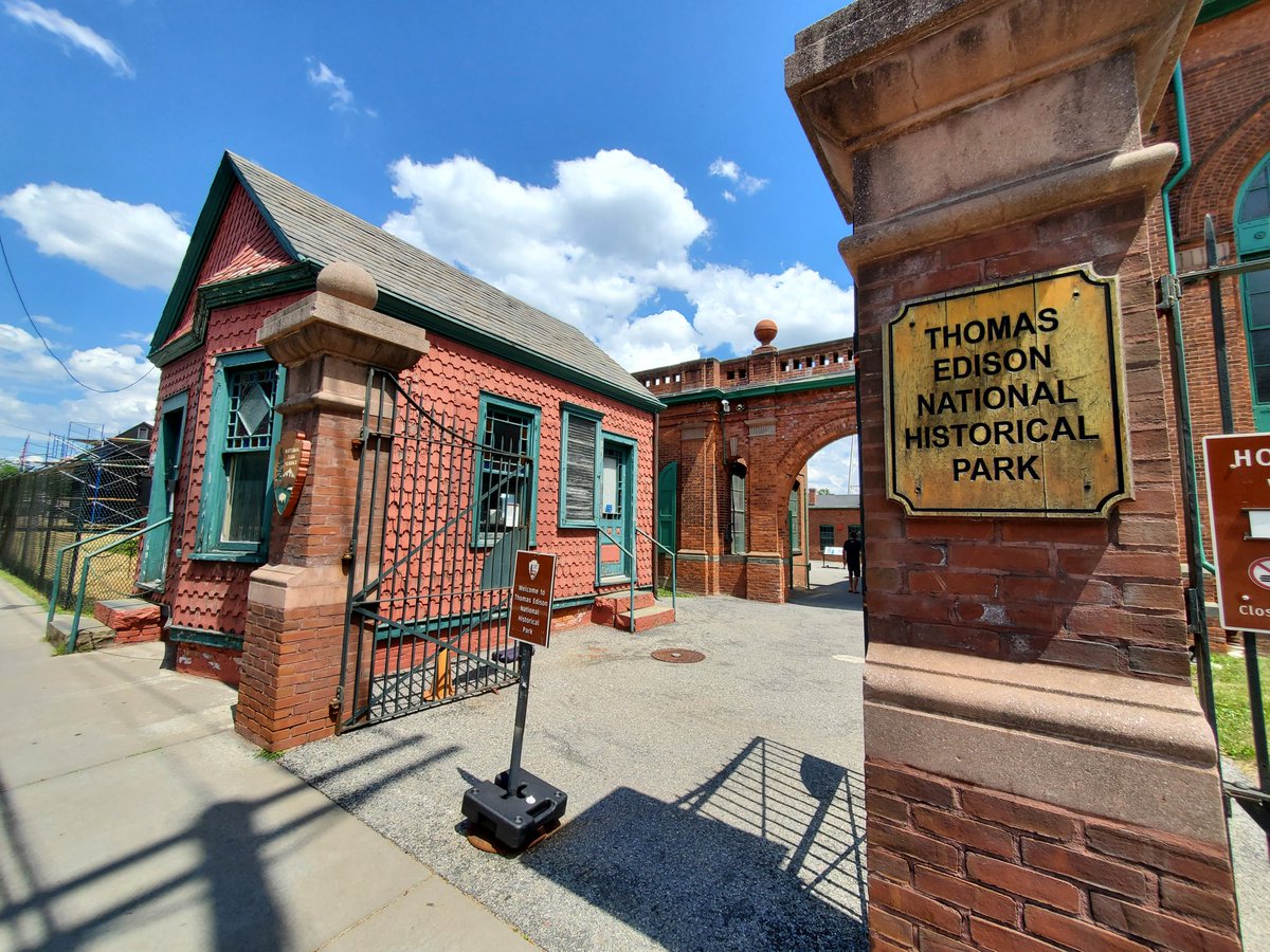 MrsLevin49's tweet image. Couldn't help but think of you @MrsHaudenschild &amp;amp; our AP kids while visiting @ThomasEdisonNHP today!  His chemistry lab was a sight to see!  Wish it was closer to us, what an awesome field trip it would make!