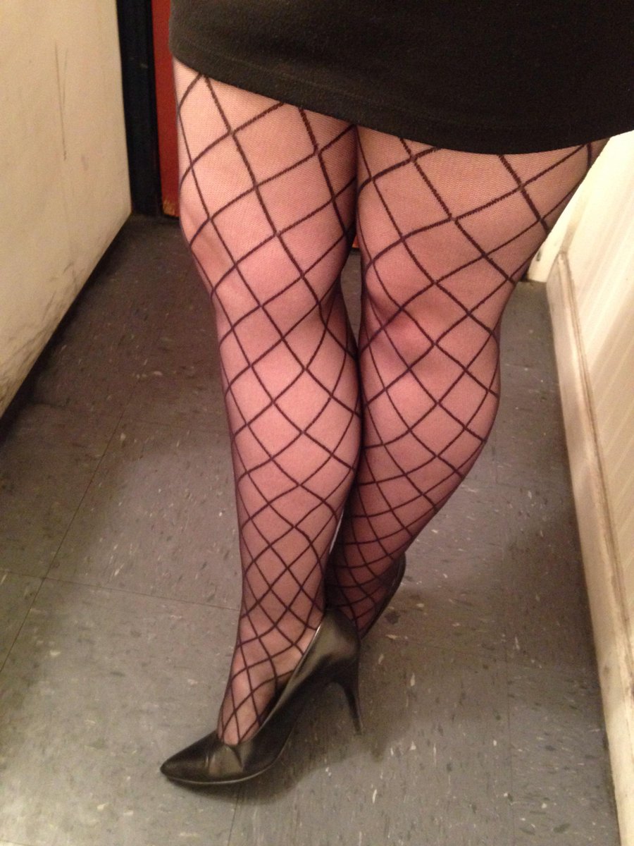 EllasHosiery's tweet photo. Daily wearing my favorite silky smooth #nylons or  #designtights #tights #pantyhosenation  #pantyhoseaddict #highheelsandpantyhose #sexylegs #pantyhosecoveredlegs #pantyhosefeet https://t.co/BuJ6Uvp7WA