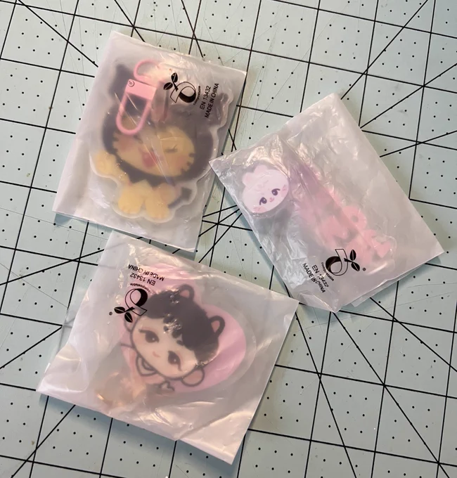 in my case, i keep charms in the packaging the manufacturer sent them in, so they'll look like this. not the prettiest but i prefer not making more waste by taking the charms from their plastic bags and putting them in different plastic bags 😵‍💫 