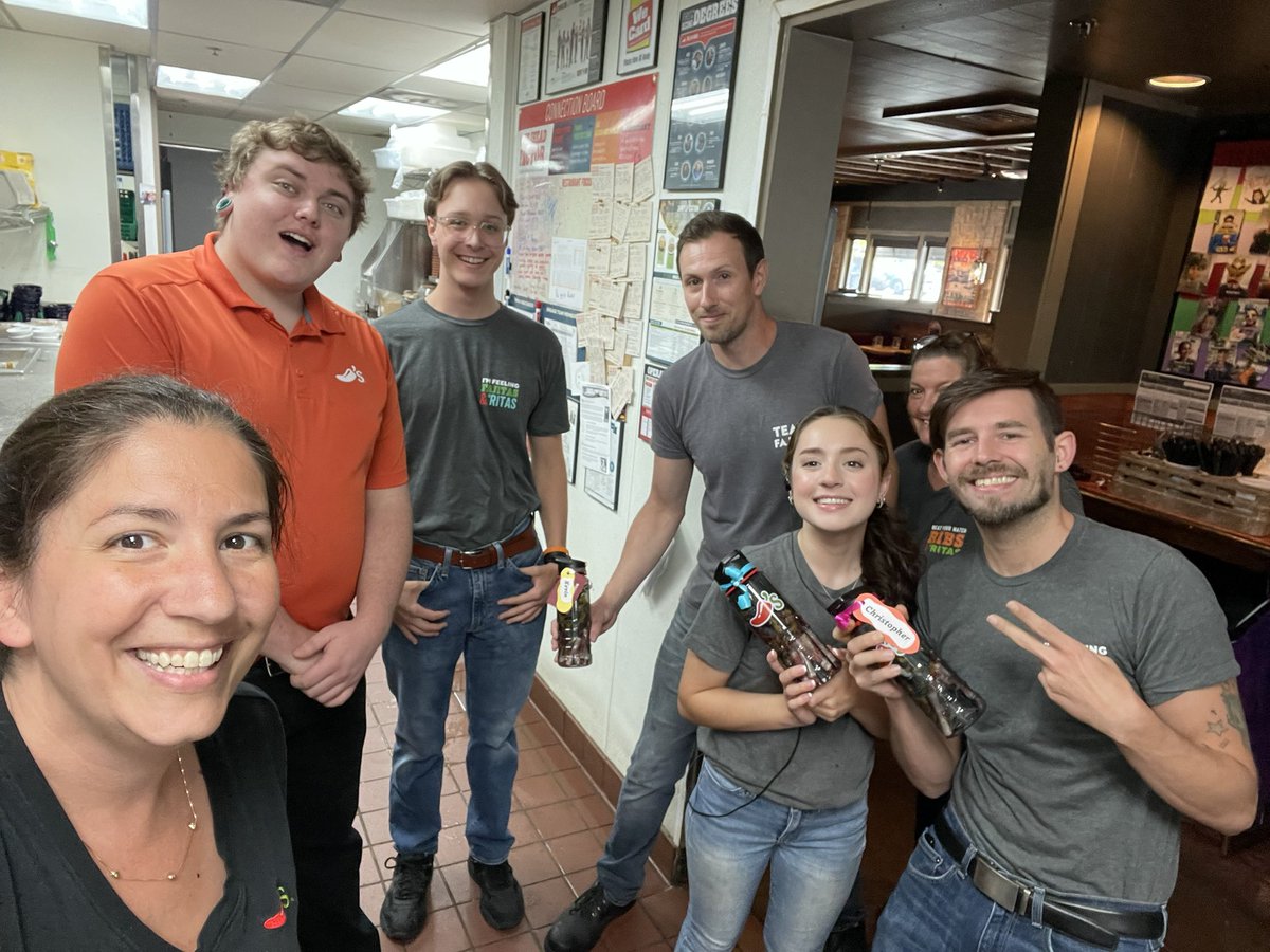 shelliwolf's tweet photo. Winner winner! Cheers to Kevin for selling the most Ritaโs during Rita madness @ #teamstreamwood. Prizes for him and the winning group, Team Luke! 1.8 Gap vs. Goal! #chilislove @LukeFBrockman @EricTom222 @GumpMike @NicholasBPaxton @Chilis https://t.co/KpRepqVXFh