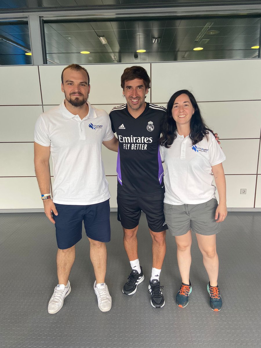 ejim_orm's tweet photo. ¡@STreNgthP_RG con el gran Raúl! Aunque quedaros bien con la cara de @MarcosASoriano1 porque dará mucho que hablar 💪💪 ¡Que la fuerza nos acompañe! https://t.co/Y8JTPr5Mg6