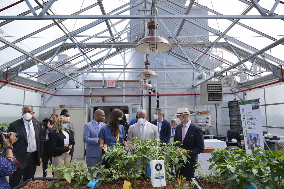 NYCMayorsOffice's tweet image. &quot;Housing Our Neighbors&quot; was the blueprint and Bedford Green House in the Bronx is the beginning of those plans come to life.

The first phase provides housing to formerly homeless individuals, families impacted by substance abuse disorder and people living with HIV/AIDS.