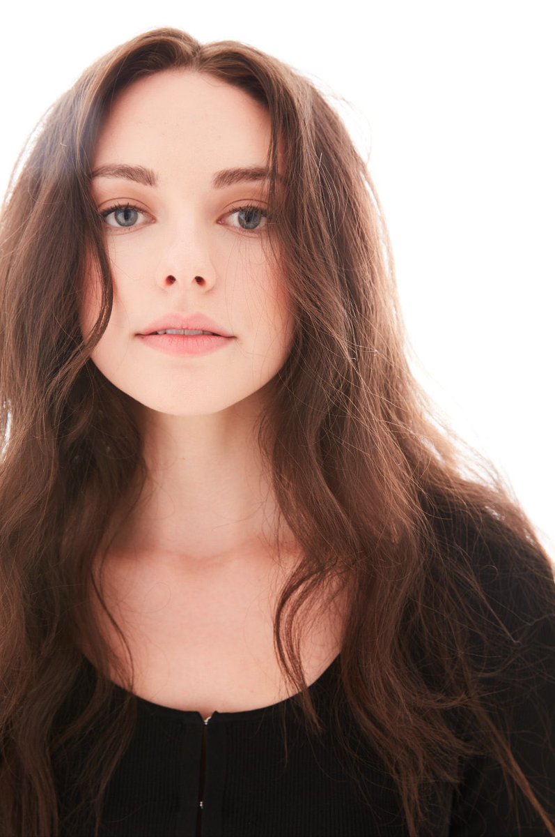 LegaciesLATAM's tweet photo. Nuevas fotos de Danielle Rose Russell fotografiada por James Lee Wall. #Legacies https://t.co/JcoqUfoLgw