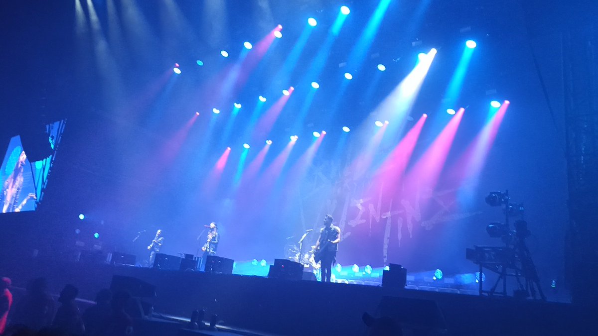 CindyloveHorror's tweet photo. @bfmvofficial saw you guys the 1st time live @FullForceGER 22. Standing in the 1 row.
Amazing 🔥🔥🤘☺️🤘😍😍
#fullforce22 #fullforcefestival #bulletformyvalentine #metal #metalfestival #concert https://t.co/eK3qJQpdKO