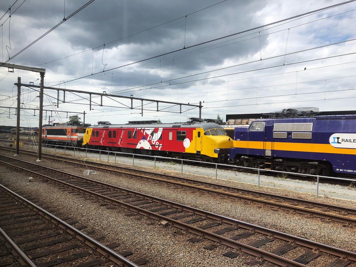 FotografeLisa's tweet photo. Vandaag een dagje in de trein doorgebracht. Tot mijn grote plezier eindelijk een echte #MP #MotorPost in de πΈ-verzameling! πππ₯³
Deze stond gerangeerd vlakbij station Amersfoort Centraal! Hopelijk nu nog eens rijdend spotten! π
#fotografie #fotograferen #treinen #LvAPictures https://t.co/mv6mwp2Sv2