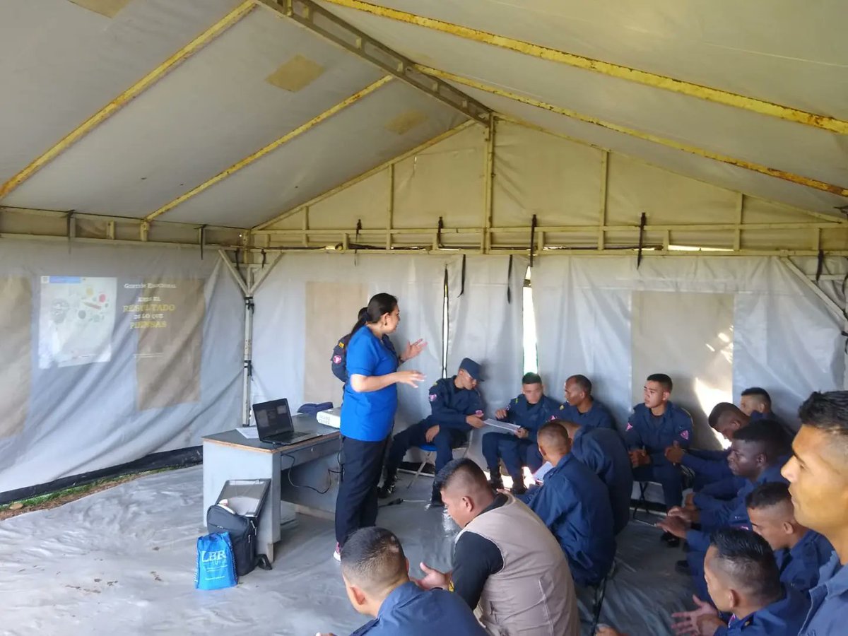 ObisCastrense's tweet photo. Nuestra Área Pastoral de Solidaridad, realizó Fortalecimiento psicosocial con el personal del Batallón de Desminado Humanitario en las áreas administrativas del gobernador, la libertad y los Alpes brindando temáticas de gestión emocional y promoción de la vida. @COL_EJERCITO https://t.co/Mzjj1qdTjK